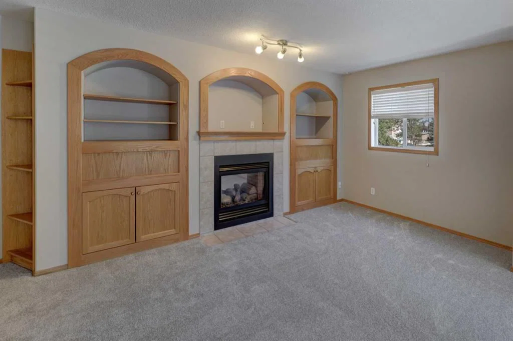 6711 Pinecliff Grove NE, Calgary — photo 5 of 35