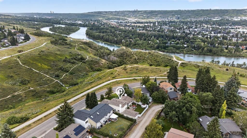 224 Silver Crest Drive NW, Calgary — main listing photo