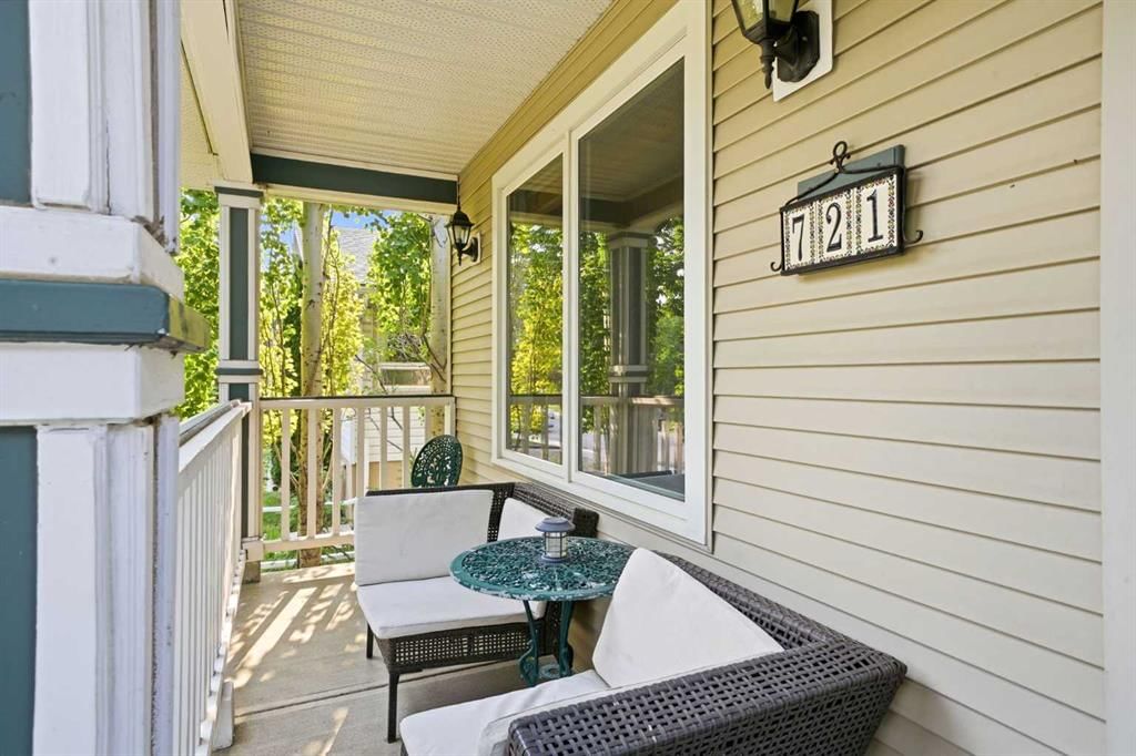 721 27 Avenue NW, Calgary — photo 4 of 50
