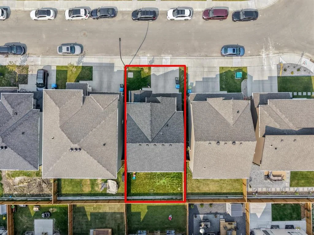 120 Carringford Road NW, Calgary — photo 3 of 39