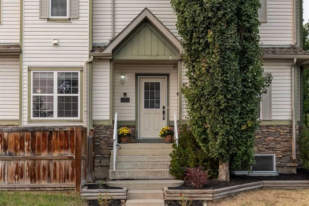 336 Silverado Drive SW, Calgary — photo 3 of 43
