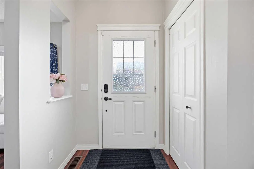 336 Silverado Drive SW, Calgary — photo 5 of 43