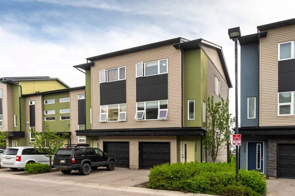 230 Covecreek Circle NE, Calgary — main listing photo