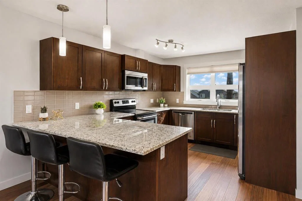 230 Covecreek Circle NE, Calgary — photo 3 of 29