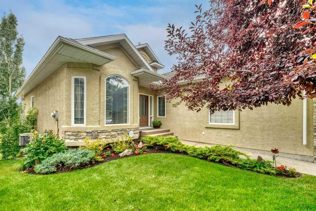 216 Douglas Woods Hill SE, Calgary — photo 3 of 49