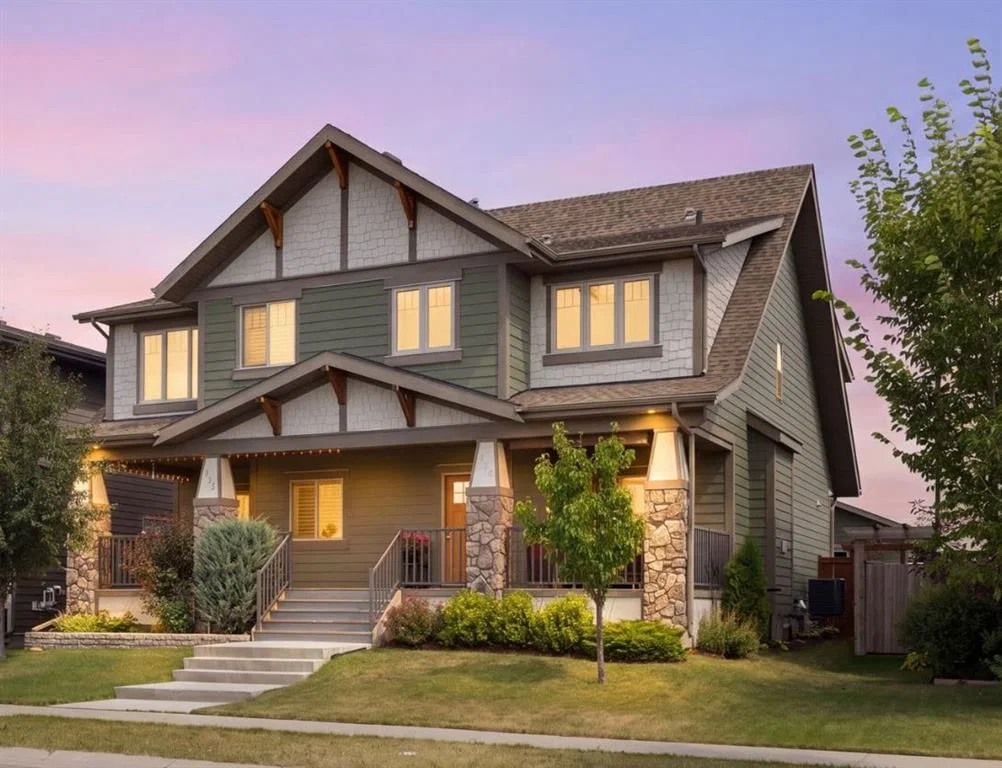 719 Mahogany Boulevard SE, Calgary — main listing photo