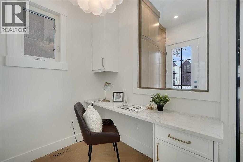 518 34A Street NW, Calgary — photo 5 of 28