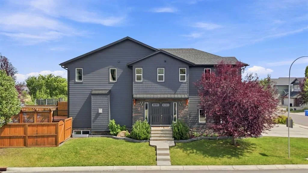 4 Silverado Saddle Court SW, Calgary — photo 3 of 50