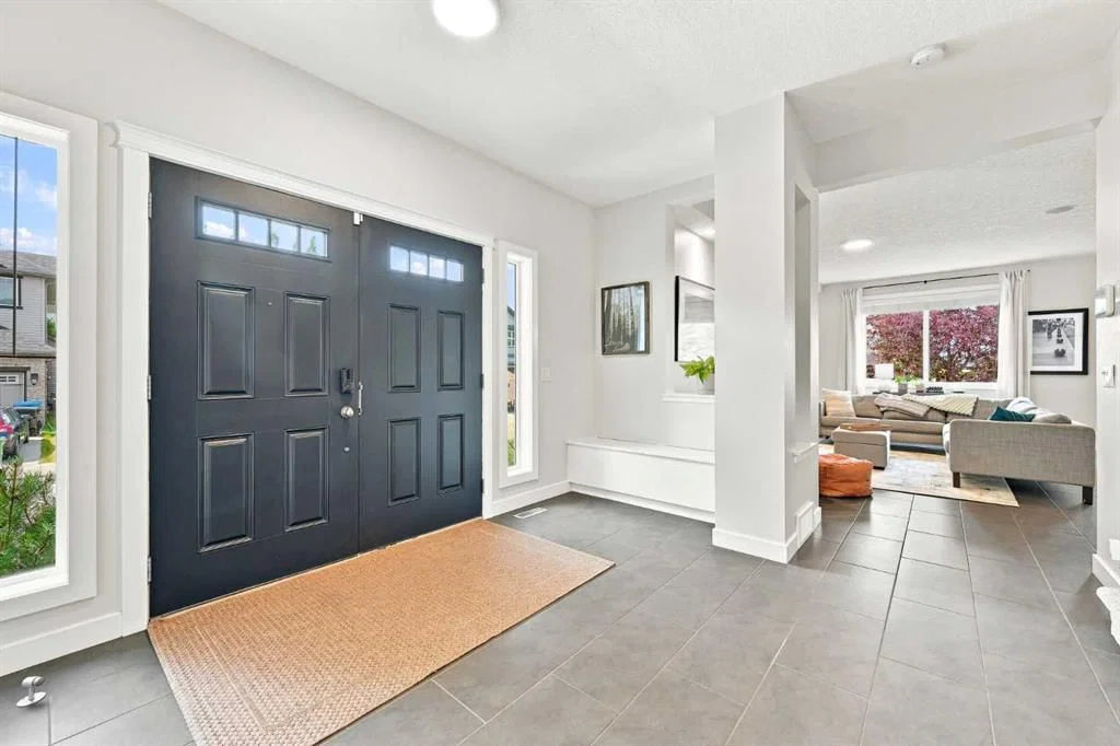 4 Silverado Saddle Court SW, Calgary — photo 4 of 50