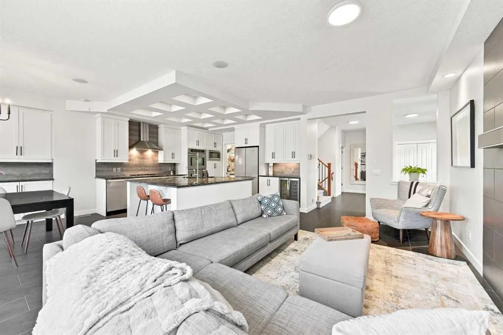 4 Silverado Saddle Court SW, Calgary — photo 5 of 50
