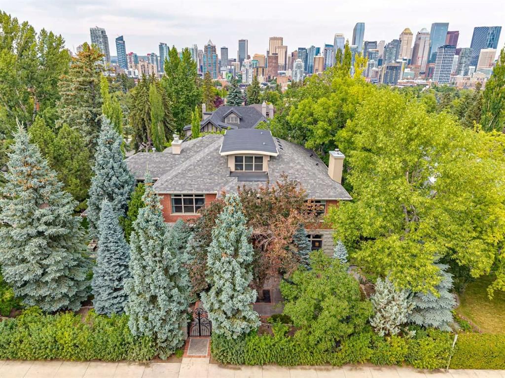 708 Hillcrest Avenue SW, Calgary — recently sold home