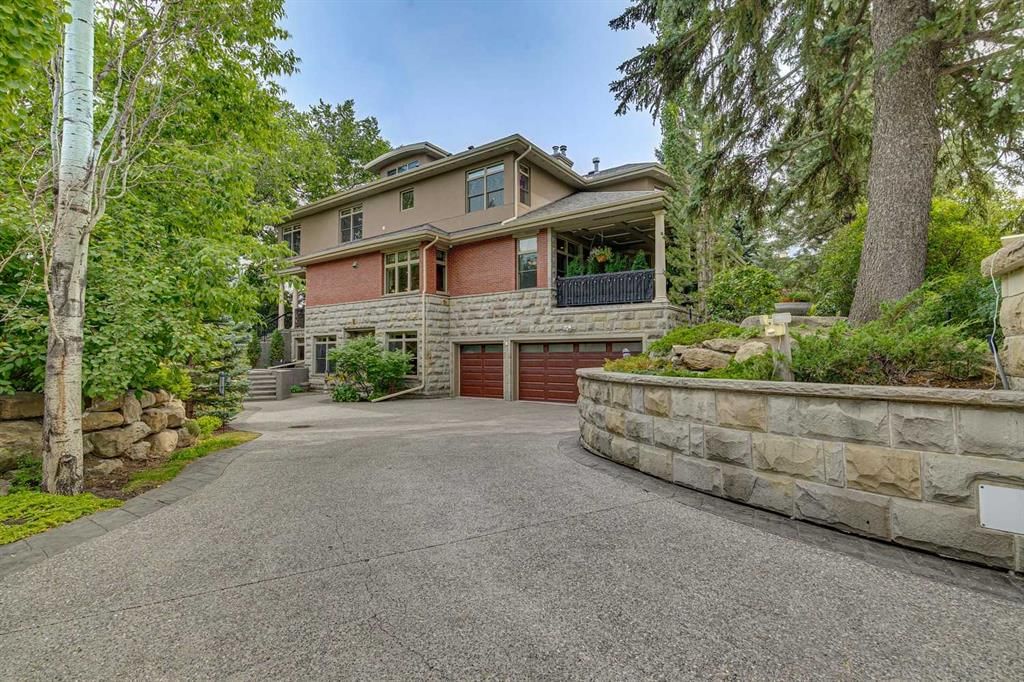 708 Hillcrest Avenue SW, Calgary — photo 2 of 50