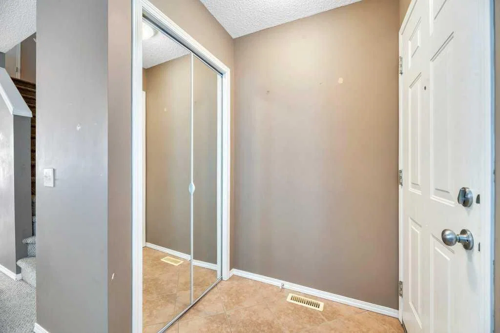 80 Elgin Gardens SE, Calgary — photo 4 of 40