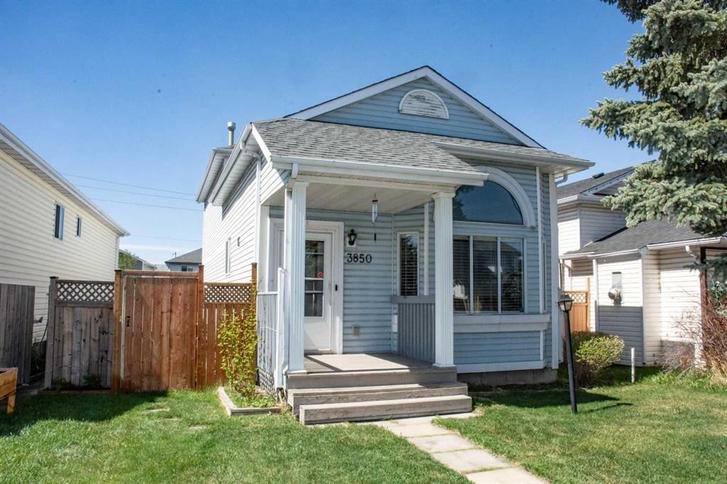 3850 Catalina Boulevard NE, Calgary — main listing photo
