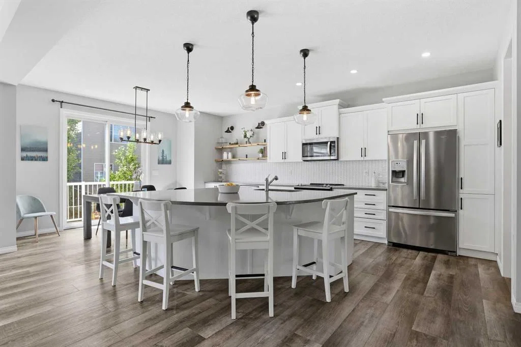 25 Yorkville Green SW, Calgary — main listing photo