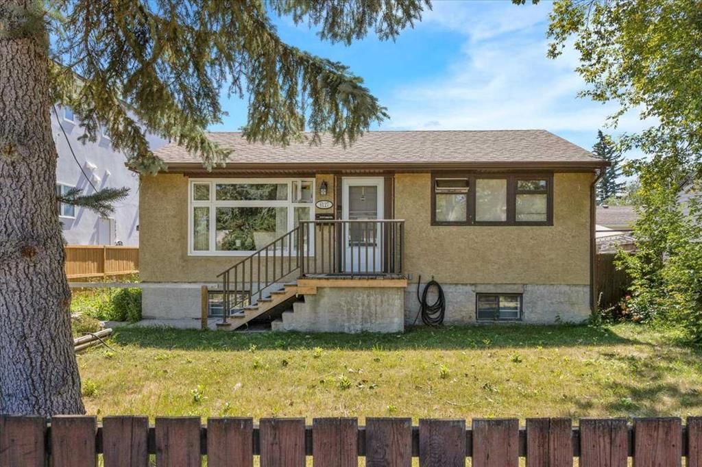 6127 33 Avenue NW, Calgary — photo 4 of 22