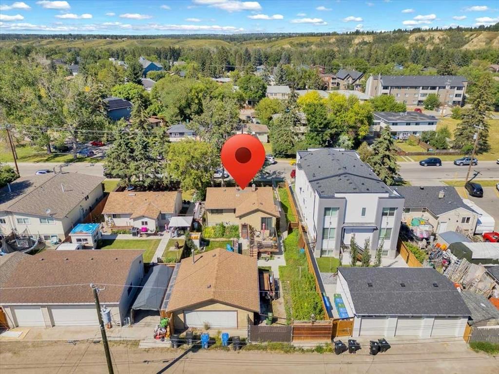 6127 33 Avenue NW, Calgary — photo 5 of 22