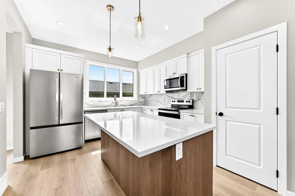 277 Heirloom Way SE, Calgary — photo 5 of 35