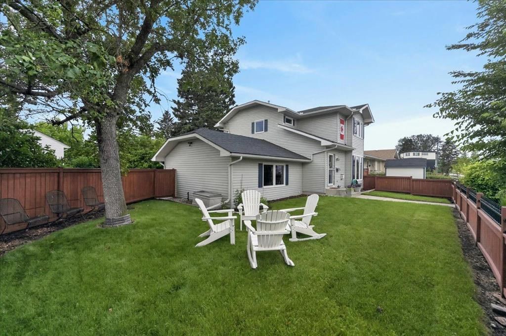 2511 Exshaw Road NW, Calgary — photo 4 of 25