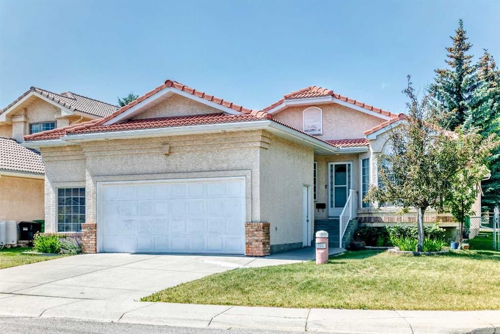 184 Hampshire Circle NW, Calgary — main listing photo