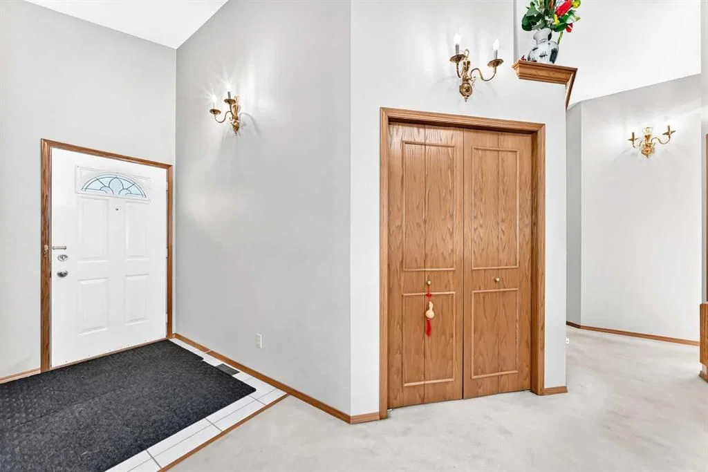 184 Hampshire Circle NW, Calgary — photo 2 of 41