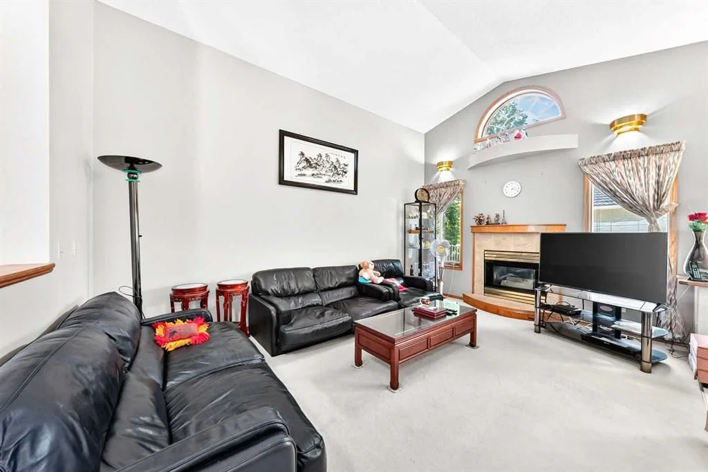 184 Hampshire Circle NW, Calgary — photo 4 of 41