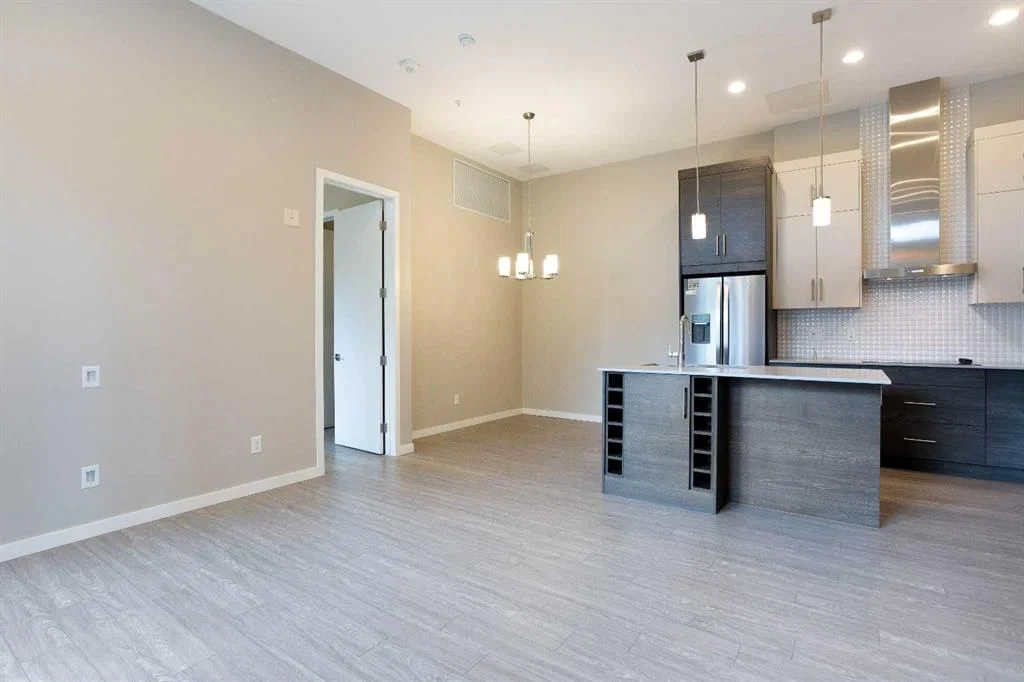 124 Mahogany Centre SE, Calgary — photo 5 of 46