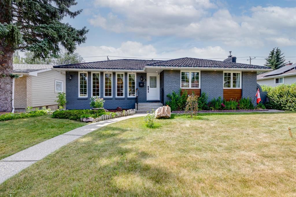 179 Capri Avenue NW, Calgary — photo 2 of 50