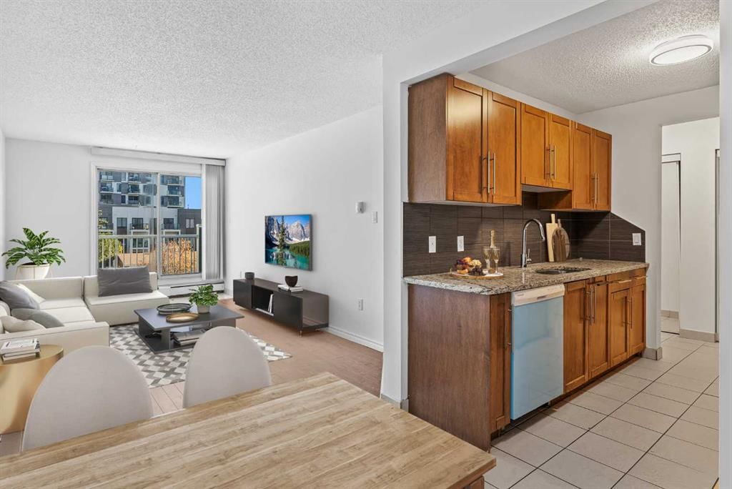305, 431 1 Avenue NE, Calgary — photo 3 of 27