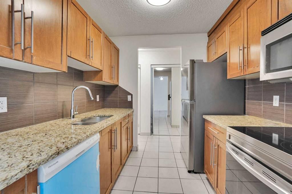305, 431 1 Avenue NE, Calgary — photo 4 of 27