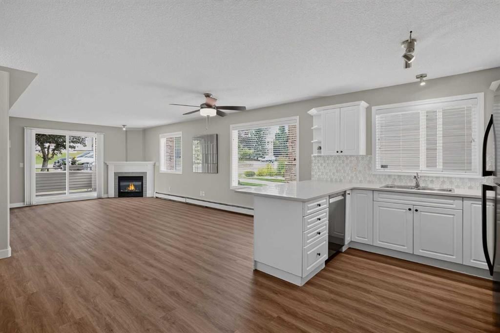 2114, 7451 Springbank Boulevard SW, Calgary — photo 3 of 33