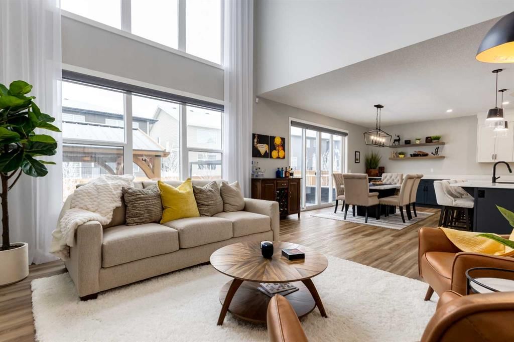 18 South Shore Bay, Chestermere — main listing photo