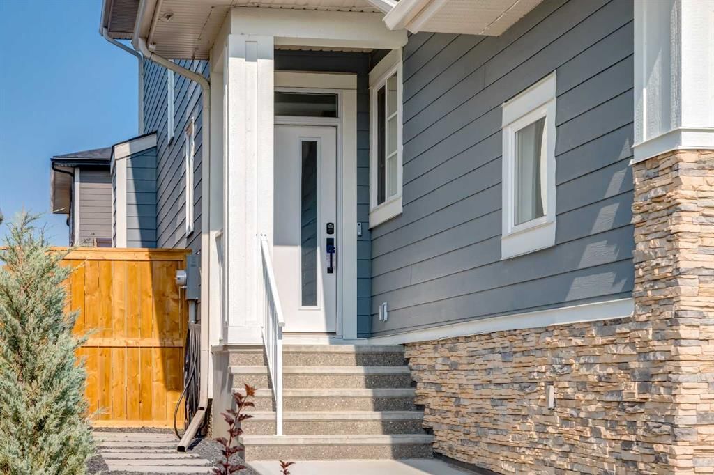 18 South Shore Bay, Chestermere — photo 4 of 50