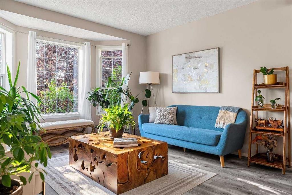 359 Mt Apex Green SE, Calgary — photo 5 of 50