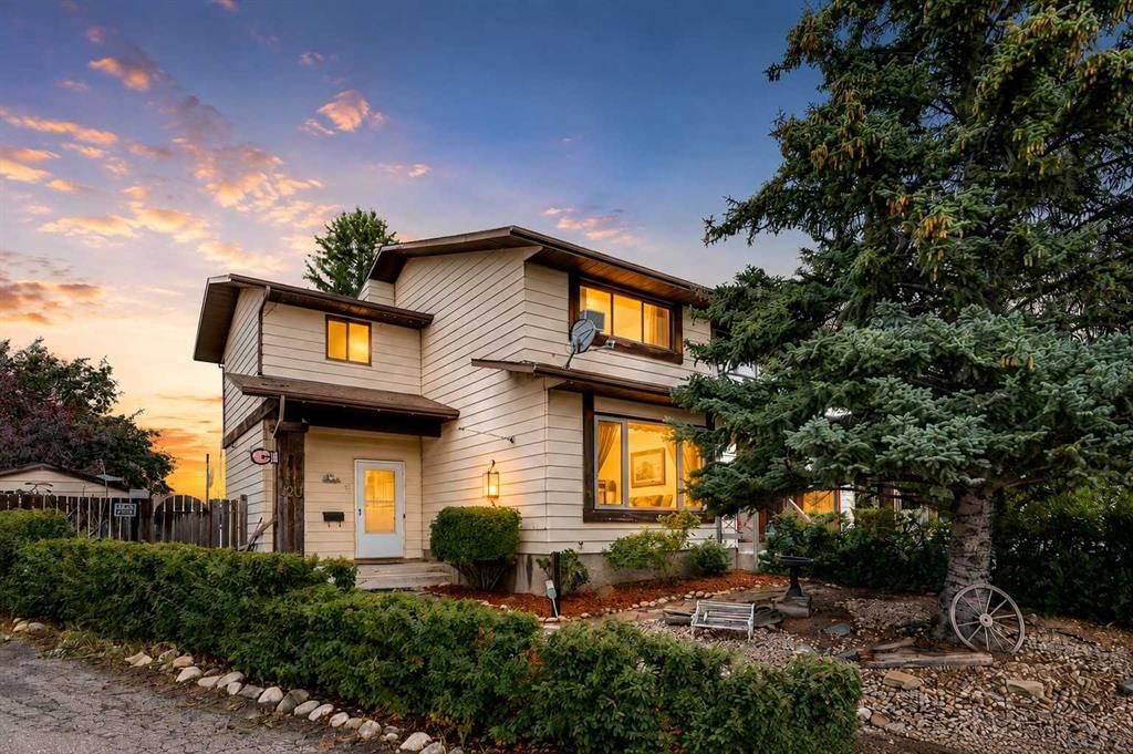 120 Aboyne Place NE, Calgary — main listing photo