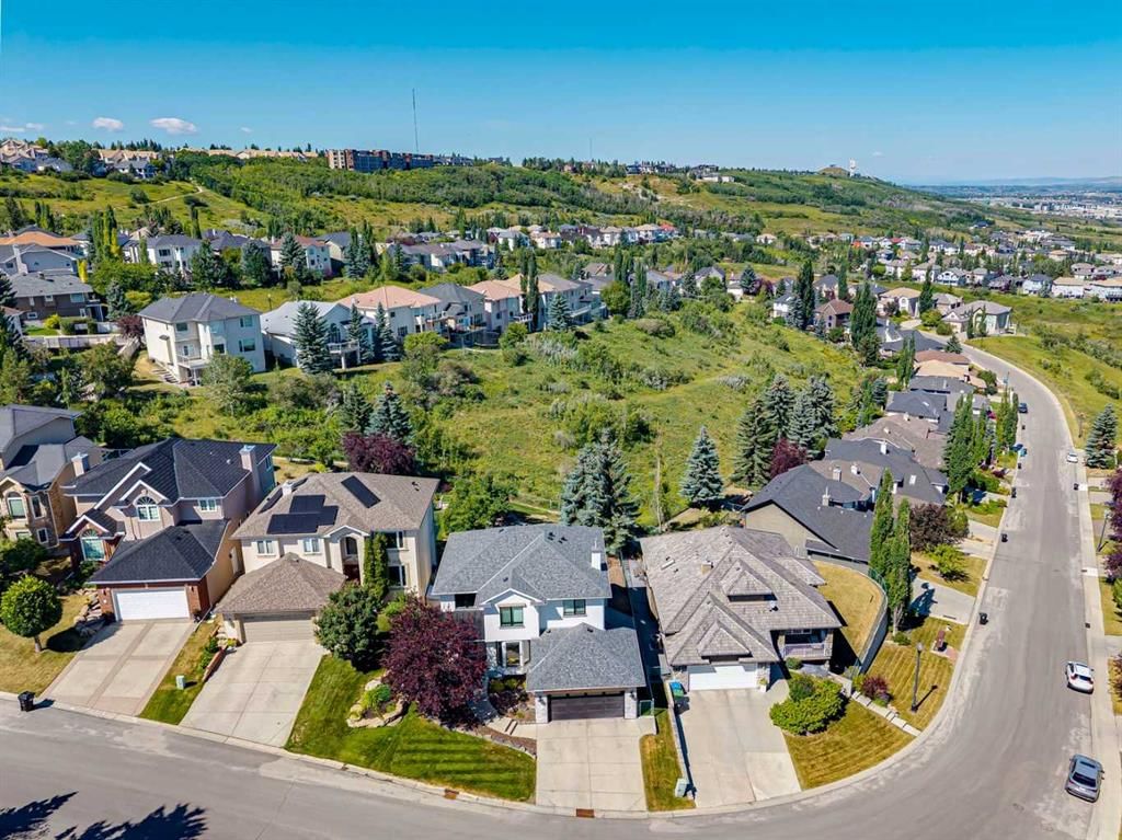 22 Patrick View SW, Calgary — main listing photo