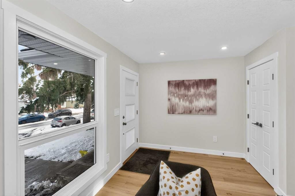 12031 Candiac Road SW, Calgary — photo 2 of 33