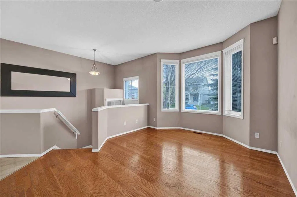 231 Tuscany Drive NW, Calgary — photo 2 of 32