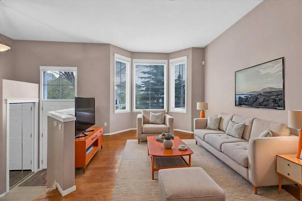 231 Tuscany Drive NW, Calgary — photo 3 of 32