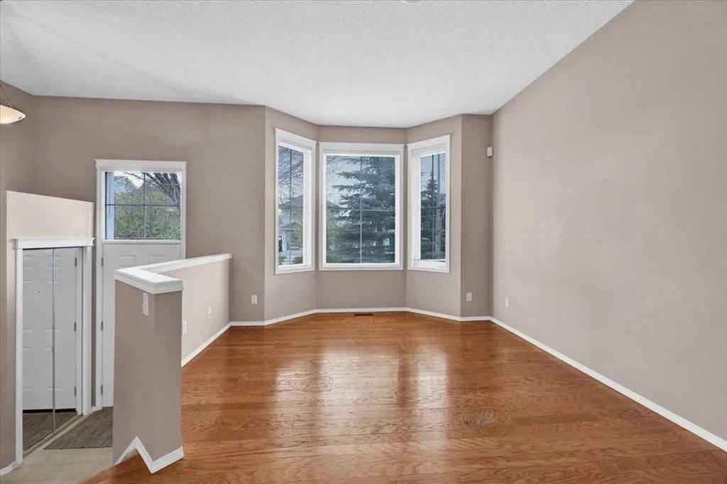 231 Tuscany Drive NW, Calgary — photo 4 of 32