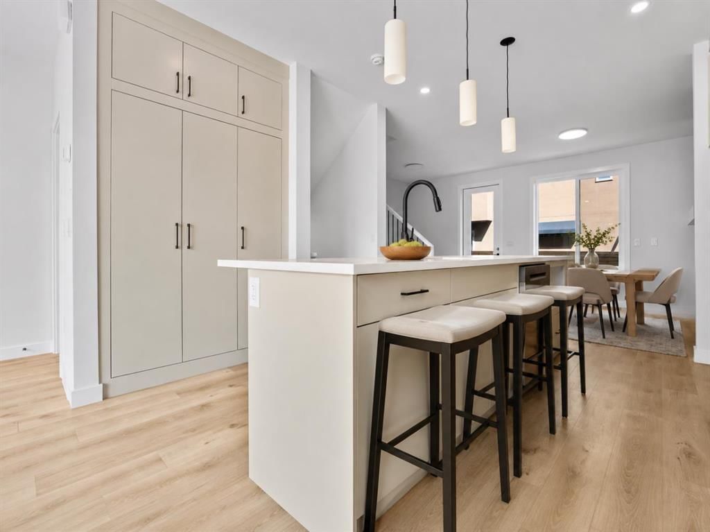 2354 7 Street NW, Calgary — photo 4 of 22