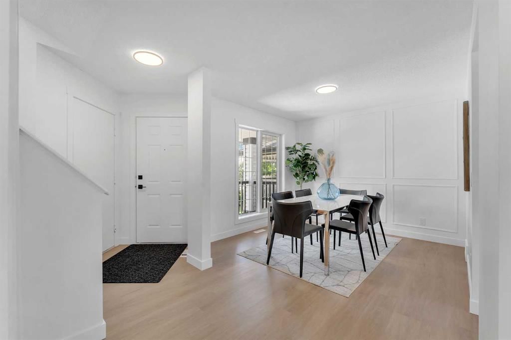 29 Douglas Glen Crescent SE, Calgary — photo 3 of 40