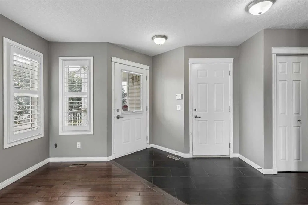 139 Hidden Creek Gardens NW, Calgary — photo 3 of 43