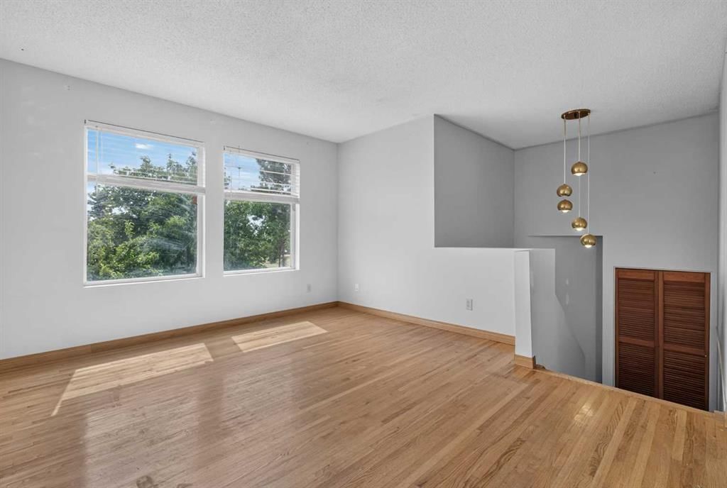 68 Erin Park Drive SE, Calgary — photo 3 of 42