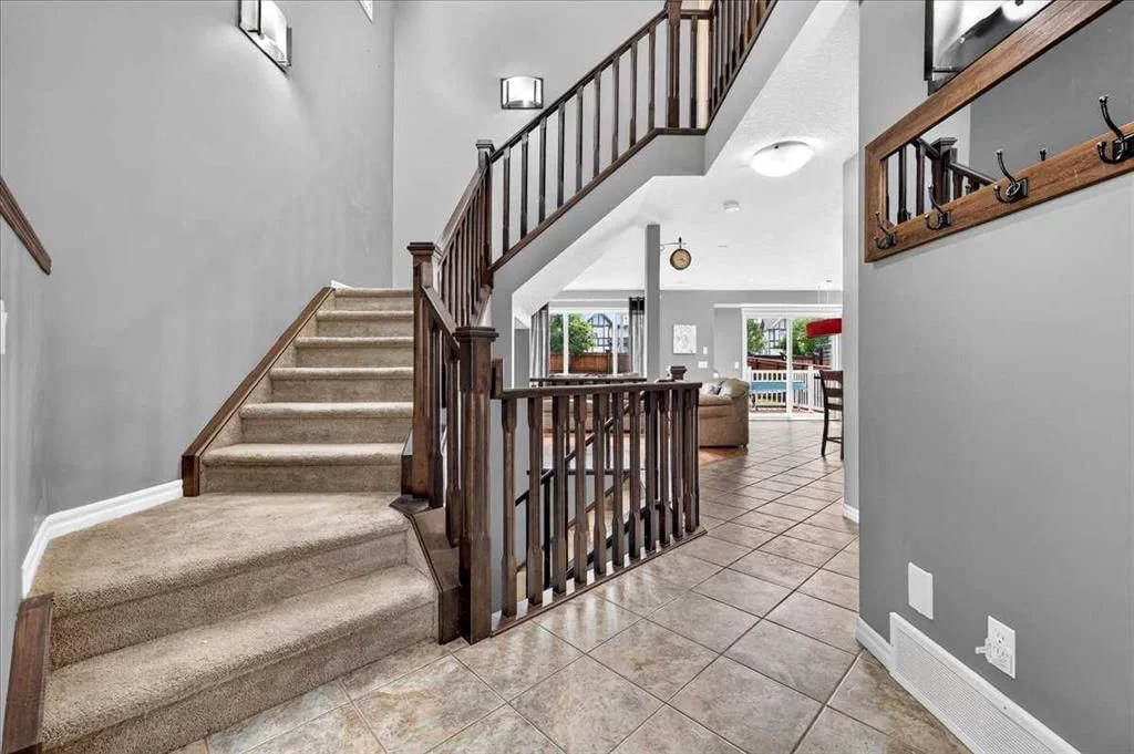 128 Cranberry Circle SE, Calgary — photo 3 of 50