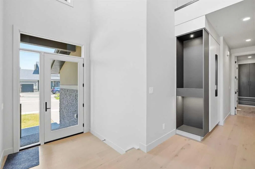 3 Mystic Ridge Way SW, Calgary — photo 4 of 50