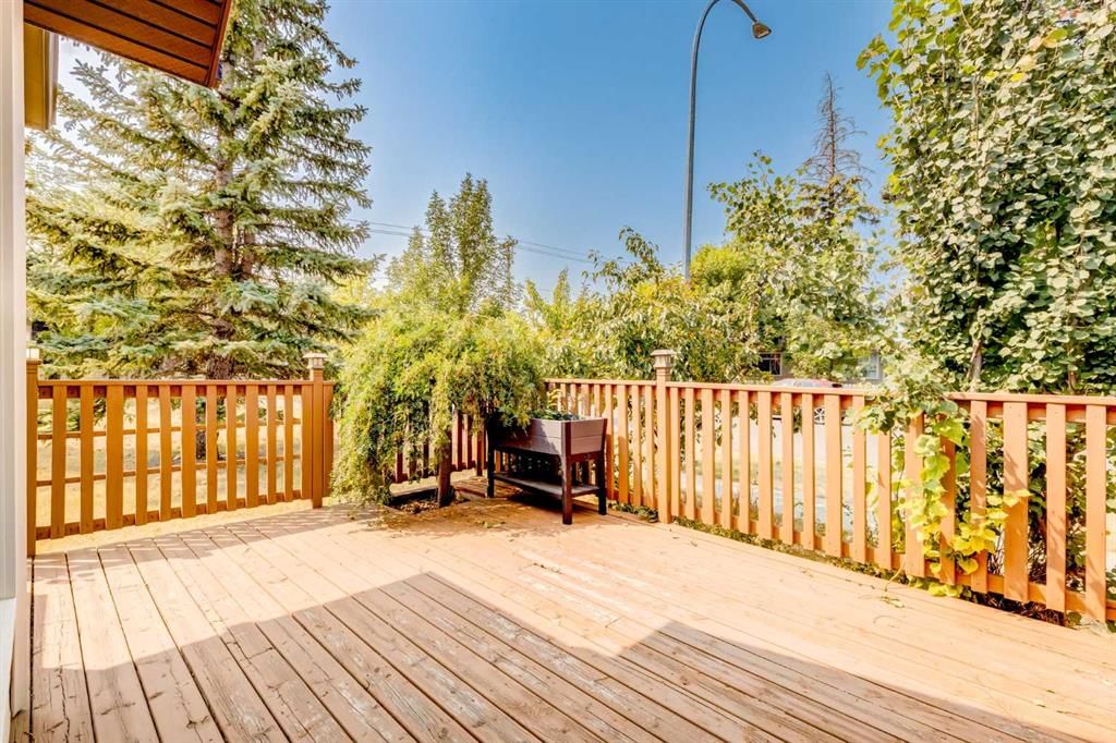2234 15A Street SE, Calgary — photo 2 of 39