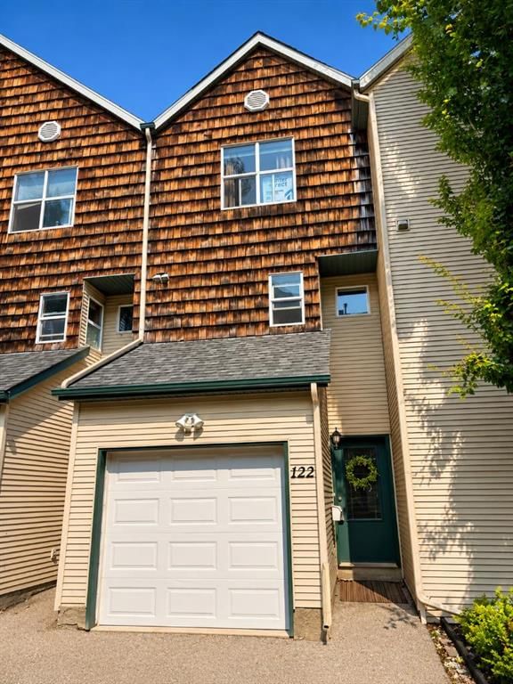 122 Bridlewood Lane SW, Calgary — photo 2 of 26