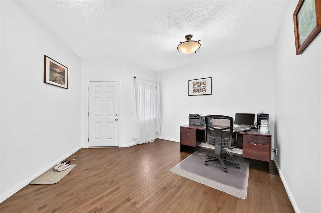 212 ASPENMERE Close, Chestermere — photo 4 of 42
