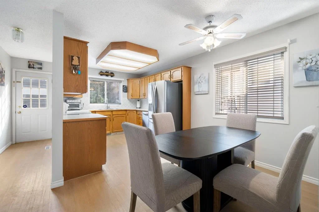 76 Douglas Ridge Close SE, Calgary — photo 4 of 34
